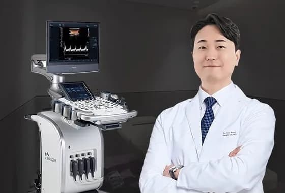 Phòng khám kiểm tra tình trạng túi ngực bằng siêu âm
