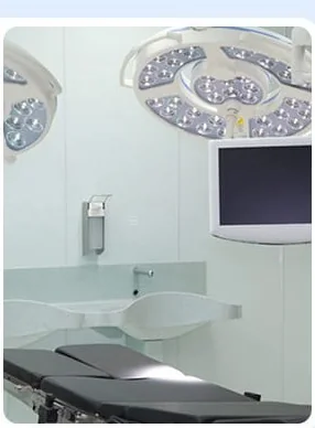 Phòng mổ U&U được trang bị đèn mổ không bóng và màn hình