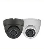 Hai camera CCTV dạng vòm