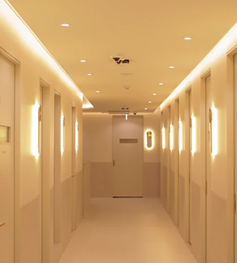Hành lang riêng dẫn tới phòng hồi phục