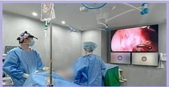 Phòng mổ sử dụng màn hình nội soi phóng đại 70 inch